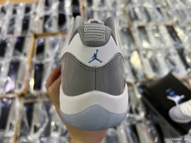 Cement 11 Low Jordan AV2187-140 Grey Air 0615